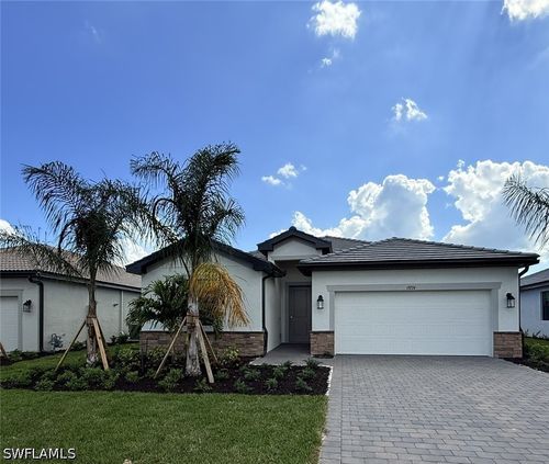 19274 Hinkley Dr, ESTERO, FL, 33928-2761 | Card Image