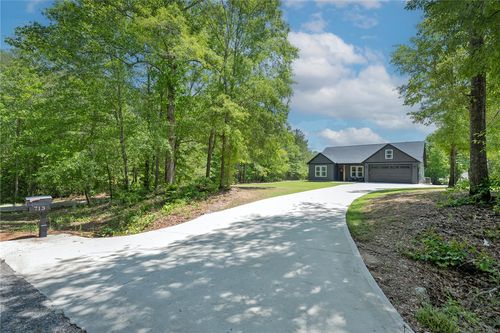 713 Bradley Dill Rd, CAMPOBELLO, SC, 29322-8766 | Card Image