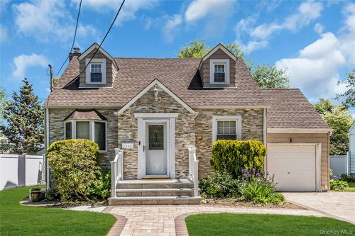 1395 Exeter Street, Hempstead, NY, 11510 | Card Image