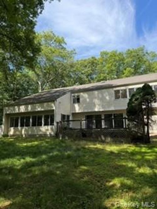 1117 Cedar Ridge Rd, Oyster Bay, NY, 11771-4401 | Card Image