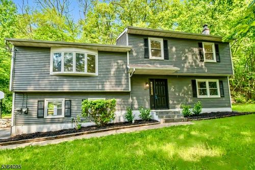 53 Cedar Ridge Dr, Vernon, NJ, 07462-3505 | Card Image