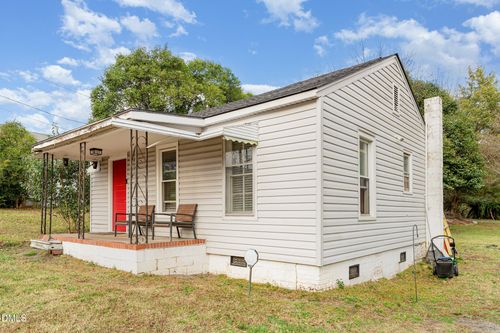 330 E Stallings St, Clayton, NC, 27520-1955 | Card Image