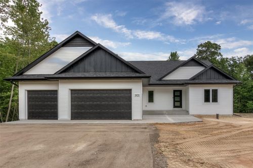 1921 Legacy Dr, Eau Claire, WI, 54703-2009 | Card Image