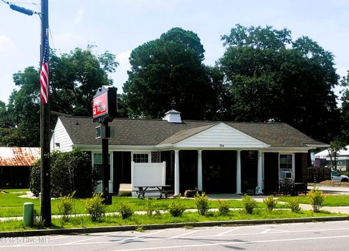 214 Main St, Pollocksville, NC, 28573-5002 | Card Image