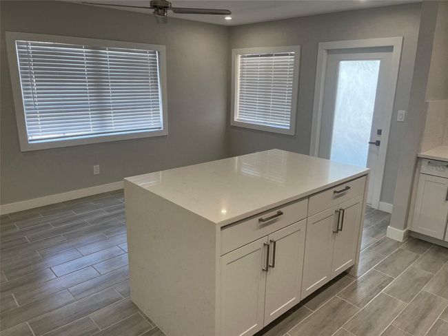 APT-1 - 1605 Pass A Grille Way, Condo with 1 bedrooms, 1 bathrooms and null parking in ST PETE BEACH FL | Image 4