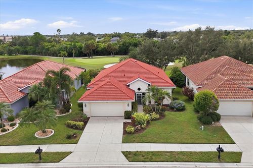 446 Pinewood Lake Dr, VENICE, FL, 34285-5678 | Card Image