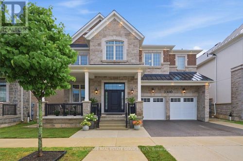 3300 Sunningdale Gdns, Oakville, ON, L6M5K5 | Card Image
