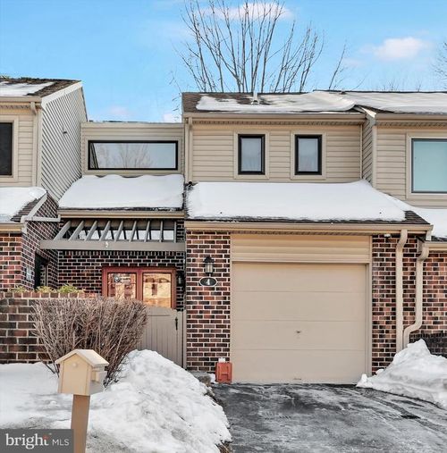 4 Knox Ct, CHESTERBROOK, PA, 19087-5707 | Card Image