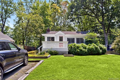 14 Mountain Trl, Pleasantville, NY, 10570-1306 | Card Image