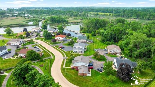 30334 Windsor, Gibraltar, MI, 48173-9453 | Card Image