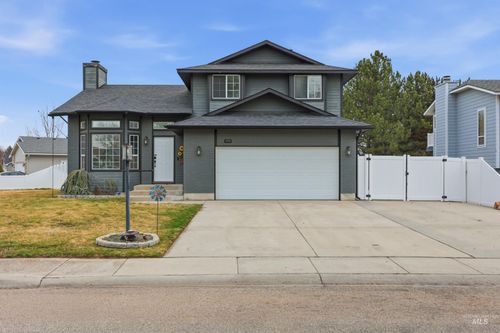 w-sugar-creek-dr-3290 W Sugar Creek Dr, Meridian, ID, 83646-1155 | Card Image