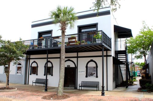 726 Delmas Ave, Pascagoula, MS, 39567-4225 | Card Image