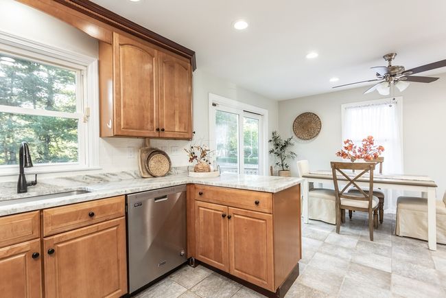 167 Slocum Rd, House other with 3 bedrooms, 2 bathrooms and 4 parking in Dartmouth MA | Image 10
