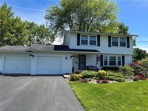 4922 Merrill Dr, Liverpool, NY, 13088-5827 | Card Image