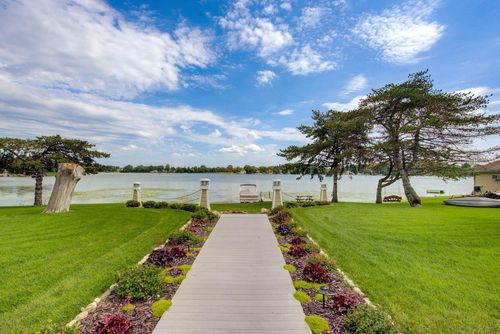 405 Lake Drive, Random Lake, WI, 53075 | Card Image