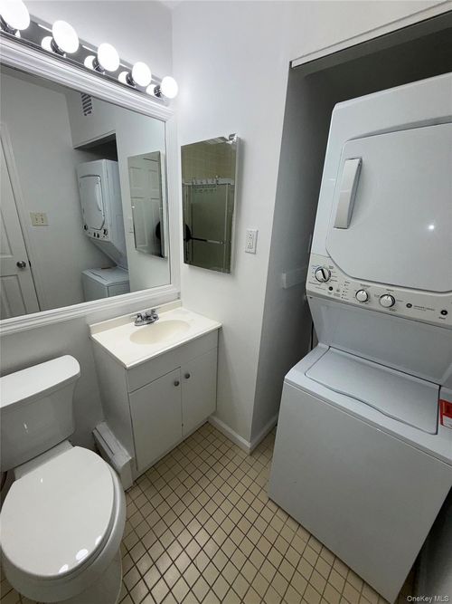 apt-1-7107 Sutton Pl, Fresh Meadows, NY, 11365-4537 | Card Image