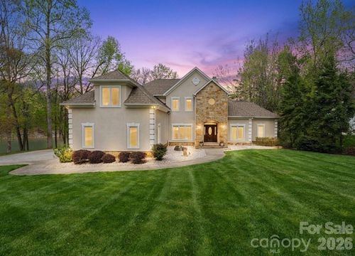 141 Grand Bay Dr, Mooresville, NC, 28117-8800 | Card Image