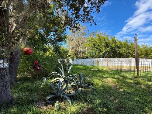 696 N Sunset Dr, MOUNT DORA, FL, 32757-4566 | Card Image