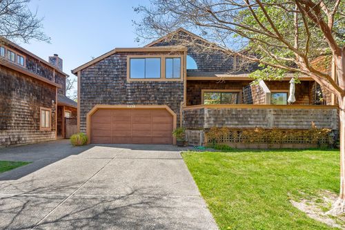 9239 Lakewood Drive, Windsor, CA, 95492 | Card Image