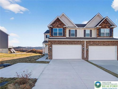 219 Sunglo Dr, Leesport, PA, 19533-8693 | Card Image