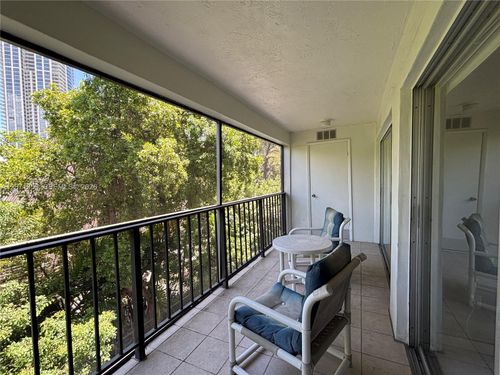 337-201 178th Dr, Sunny Isles Beach, FL, 33160-2875 | Card Image