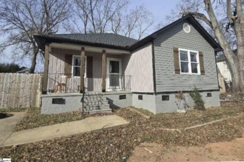 7 4th Street, Greenville, SC, 29611-8300 | Card Image