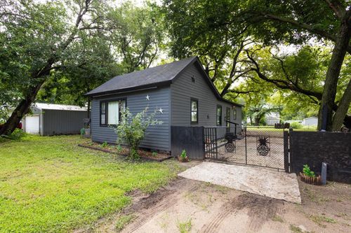 912 W Lincoln Ave, Wellington, KS, 67152-3335 | Card Image