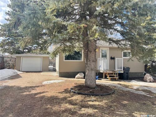224 2nd Ave S, Yorkton, SK, S3N1J2 | Card Image