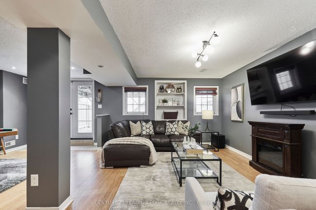 31 Aster Cres, House other with 3 bedrooms, 4 bathrooms and 2 parking in Whitby ON | Image 29