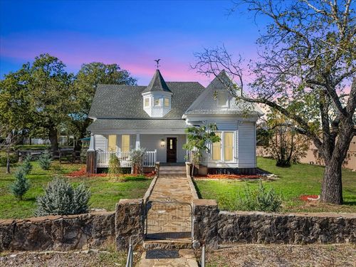 112 S Evans St, Boyd, TX, 76023-3232 | Card Image