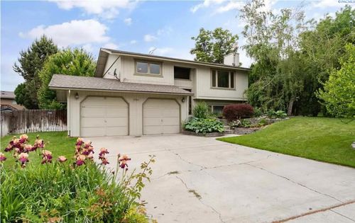 1701 Goldfinch Ct, West Richland, WA, 99353-9536 | Card Image
