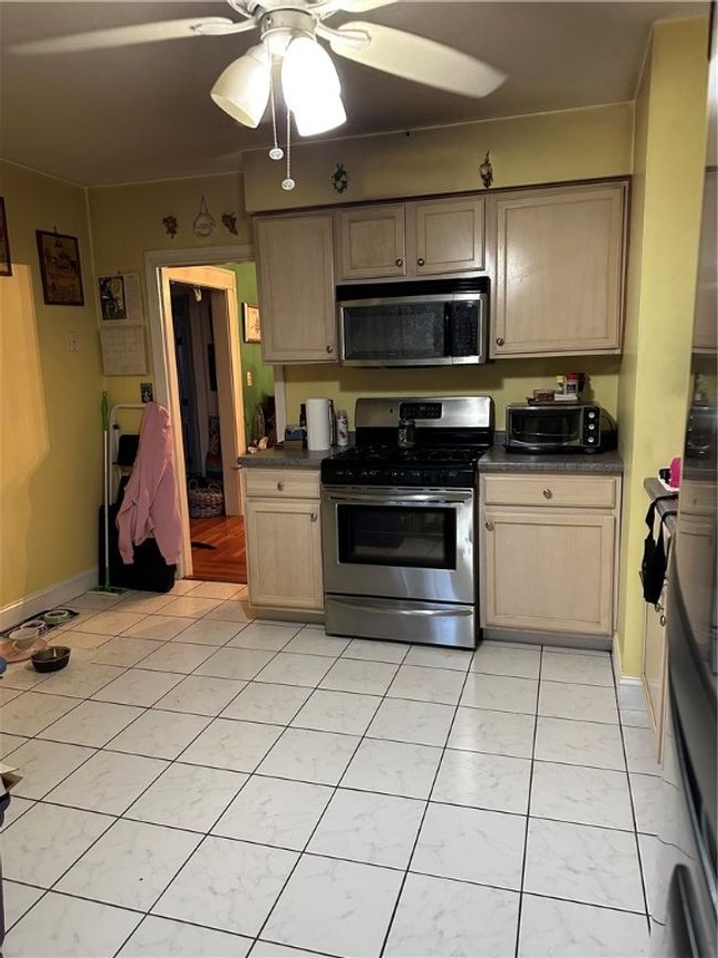 53 Wampanoag Trl, House other with 3 bedrooms, 2 bathrooms and 2 parking in Riverside RI | Image 14