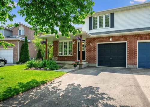55 Schueller St, Kitchener, ON, N2K3W2 | Card Image