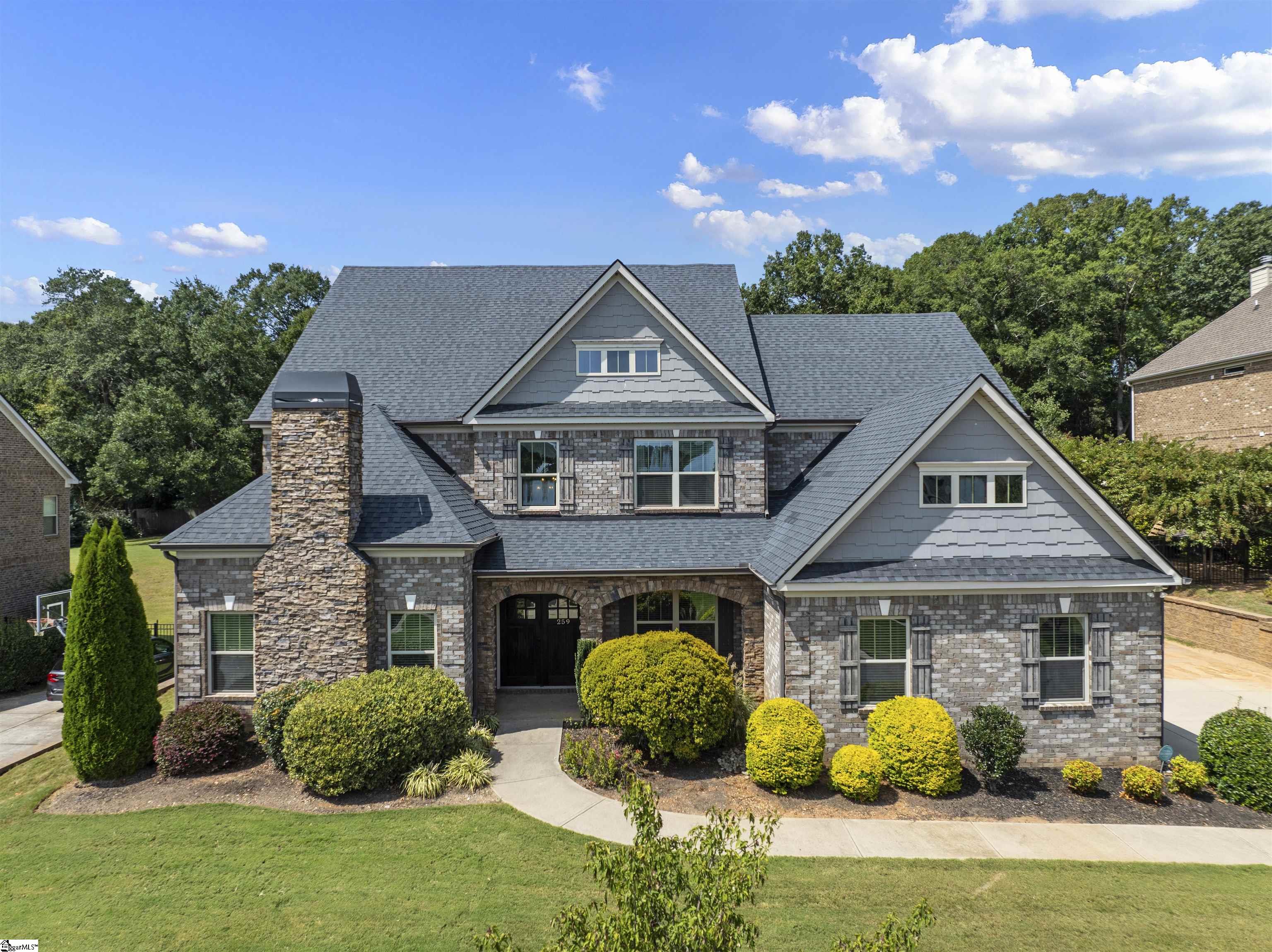 Tuxedo Ln, Greer, SC 29651