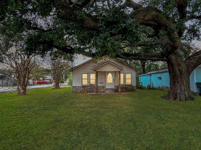 1720 Gary Ave, House other with 3 bedrooms, 2 bathrooms and null parking in Nederland TX | Image 1