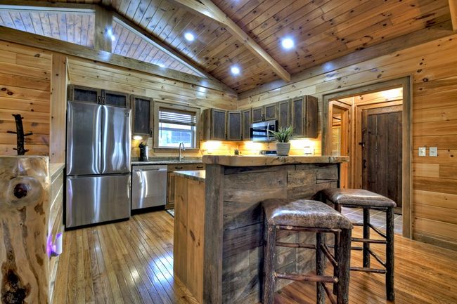 48 Logan Dr, Home with 3 bedrooms, 3 bathrooms and null parking in Mineral Bluff GA | Image 11