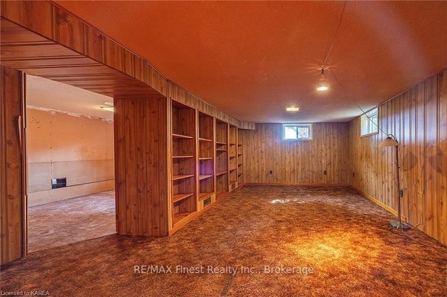 705 Braeside Cres, House other with 4 bedrooms, 2 bathrooms and 2 parking in Kingston ON | Image 27