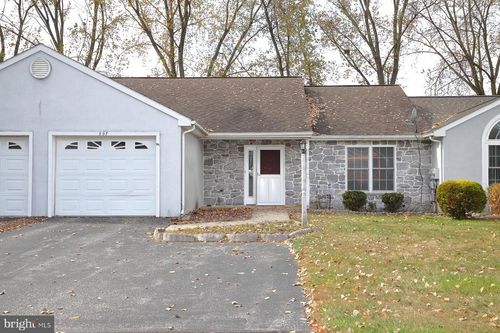 597 Blueberry Ln, LEBANON, PA, 17046-4509 | Card Image