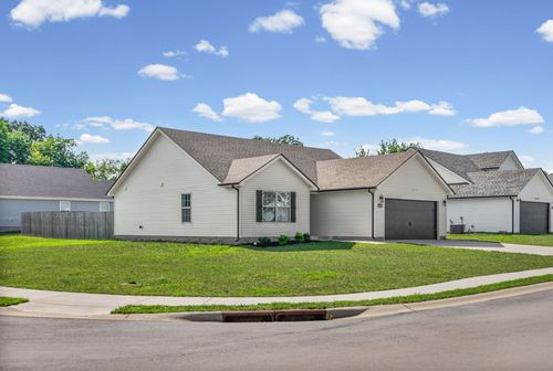 1416 Fredrick Dr, Clarksville, TN, 37042-8971 | Card Image