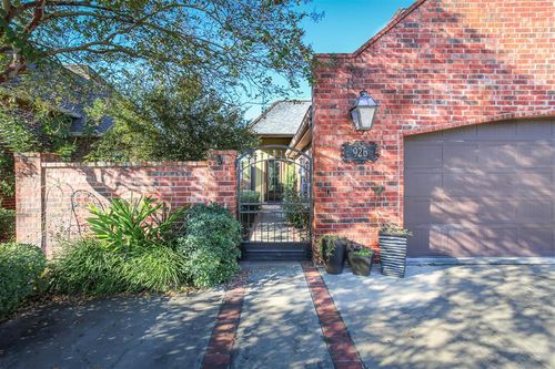 926 Carondelet St, Lake Charles, LA, 70605-4397 | Card Image