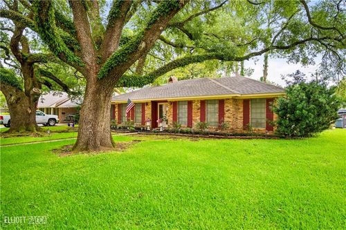 715 Tanglewood Dr, Alexandria, LA, 71303-3358 | Card Image