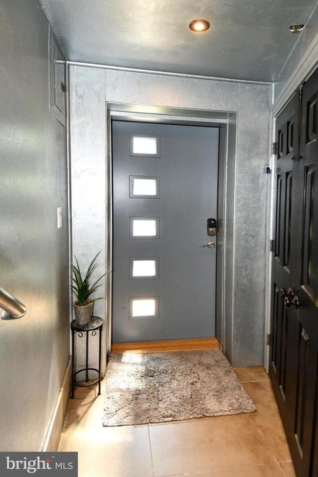 APT-3 - 719 12 Th St Se, Condo with 2 bedrooms, 3 bathrooms and null parking in WASHINGTON DC | Image 5