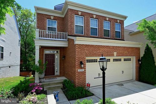 8009 Annette Dr, Lorton, VA, 22079-2441 | Card Image