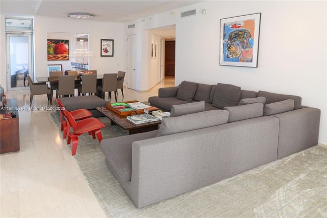 APT-48C - 1425 Brickell Ave, Condo with 2 bedrooms, 3 bathrooms and null parking in Miami FL | Image 9