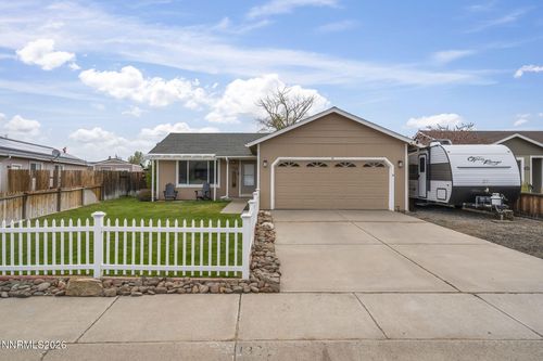 1322 Patricia Dr, Gardnerville, NV, 89460-8459 | Card Image
