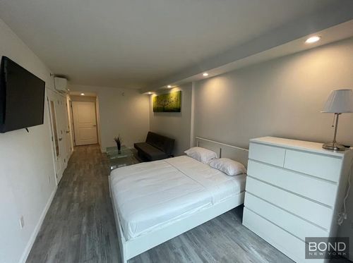 4c-433 W 53rd Street, New York City, NY, 10019 | Card Image
