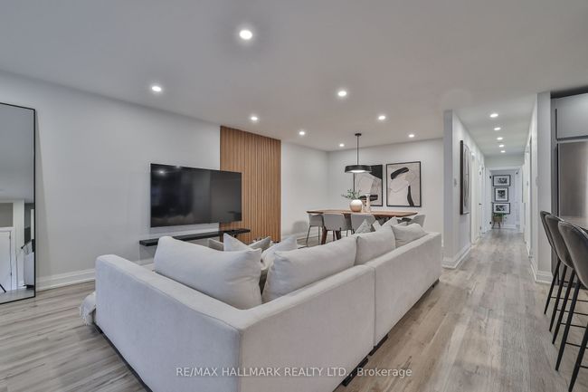 183 Willowridge Rd, House attached with 4 bedrooms, 2 bathrooms and 2 parking in Etobicoke ON | Image 10