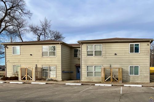 2031 Nw Logan St, Topeka, KS, 66608-1863 | Card Image