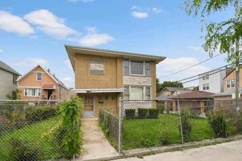 843 W 34th Pl, Chicago, IL, 60608-6715 | Card Image