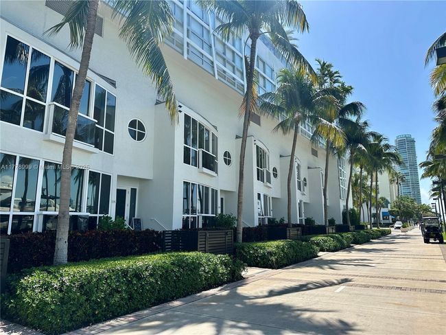 STE-4M - 400 Alton Rd, Condo with 1 bedrooms, 2 bathrooms and null parking in Miami Beach FL | Image 42